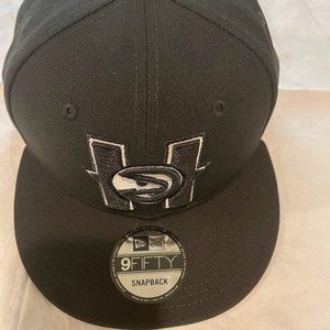 ATLANTA HAWKS BLACK H SNAPBACK